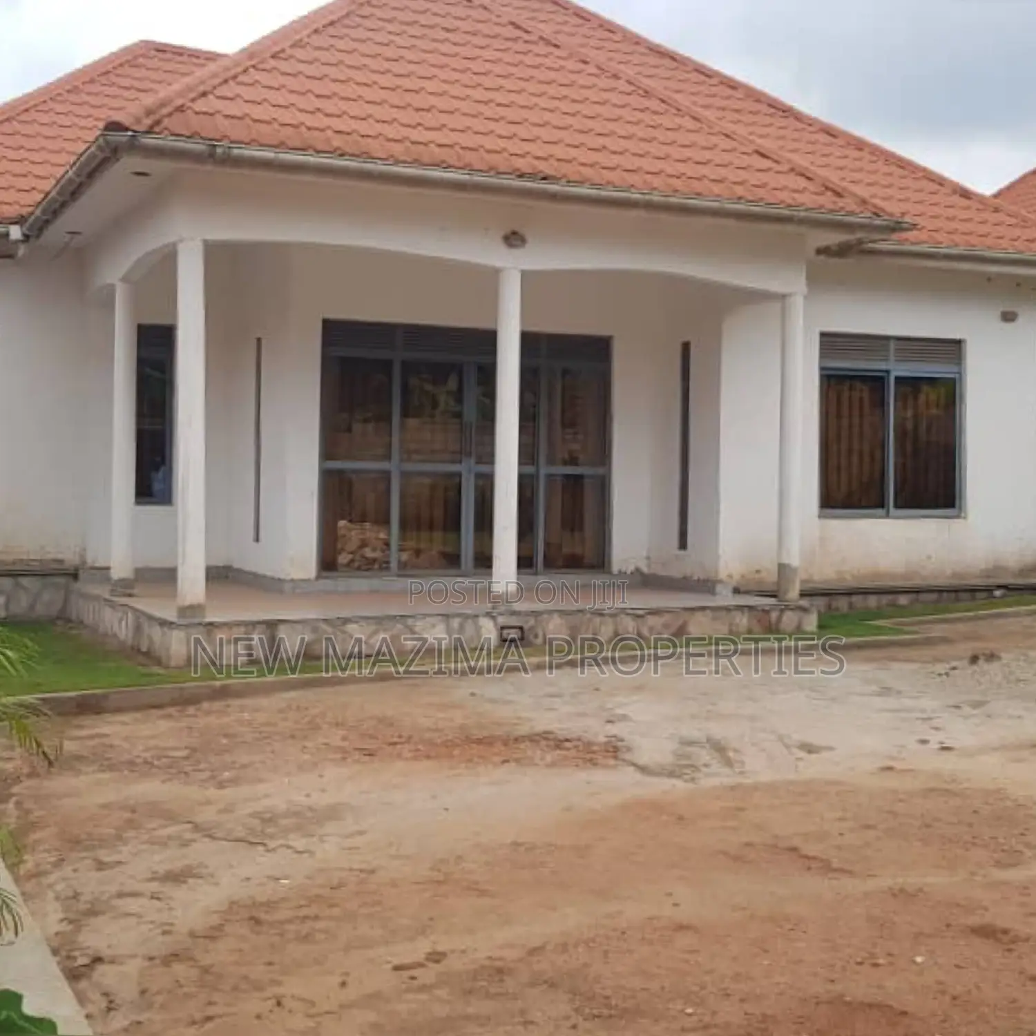 3bdrm Bungalow in Kitende Kitovu, Division A for sale