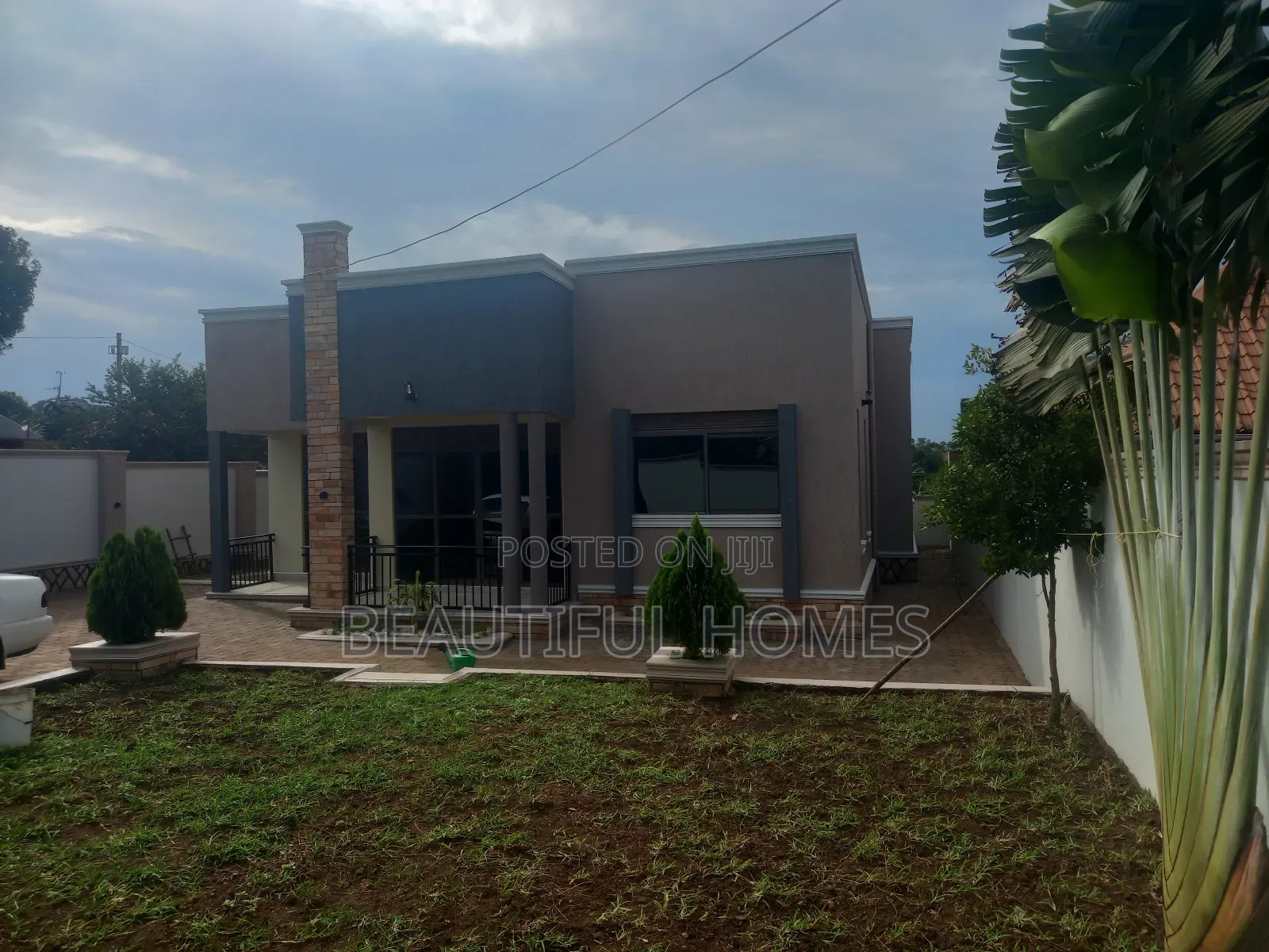 Furnished 4bdrm House in Kira for sale