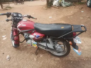 TVS HLX 125 2023 Red