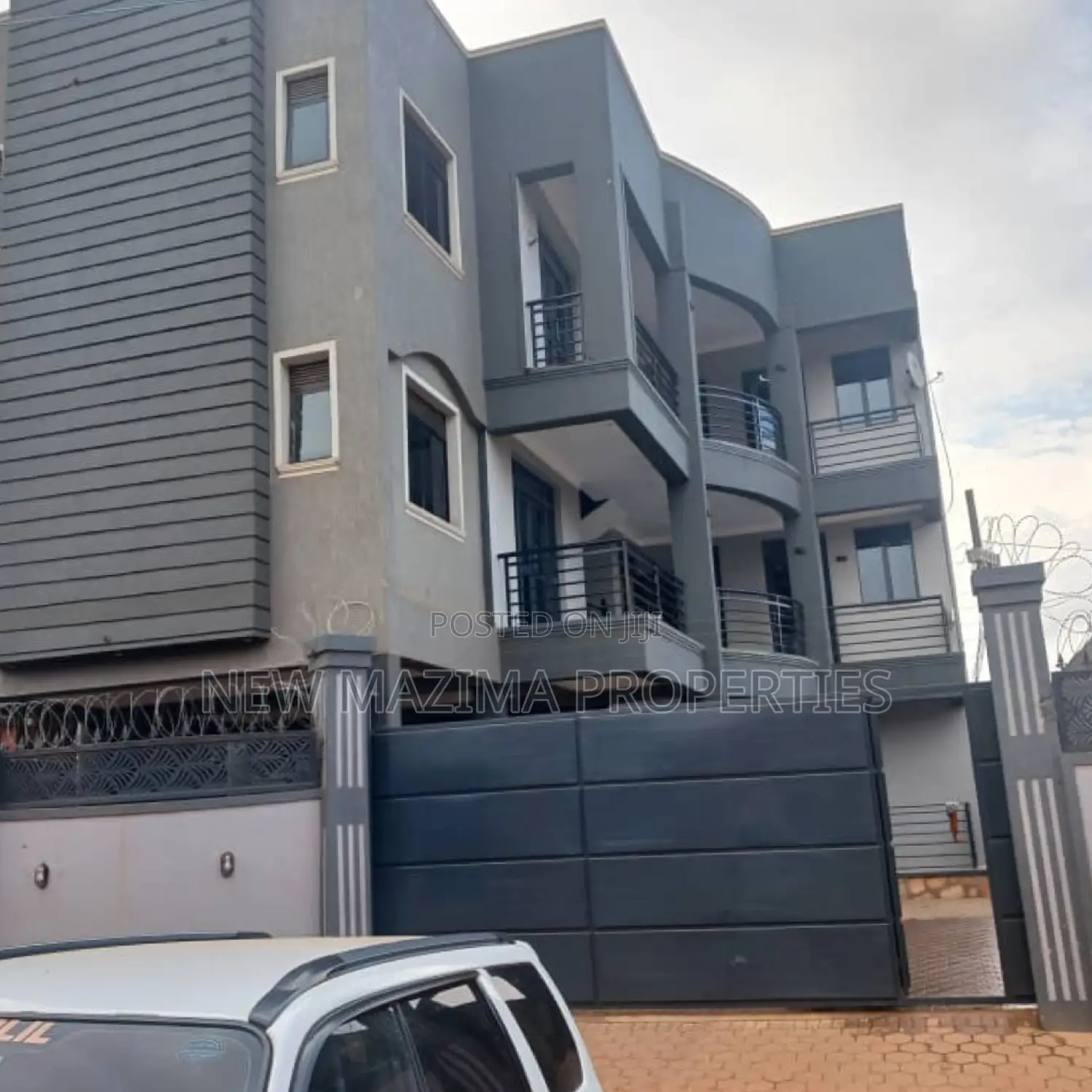 11bdrm Block of Flats in Najjanankumbi Along, Division A for sale