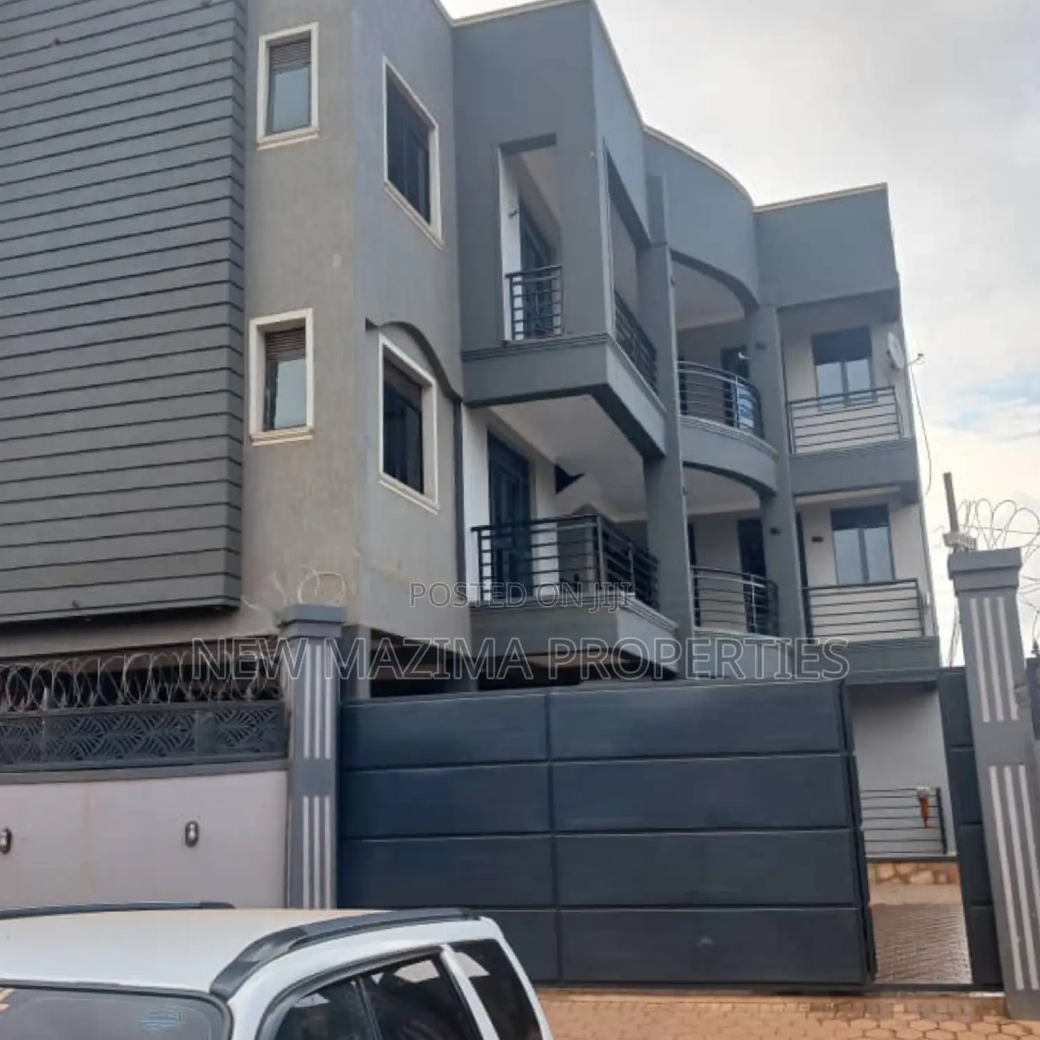 11bdrm Block of Flats in Najjanankumbi Along, Division A for sale