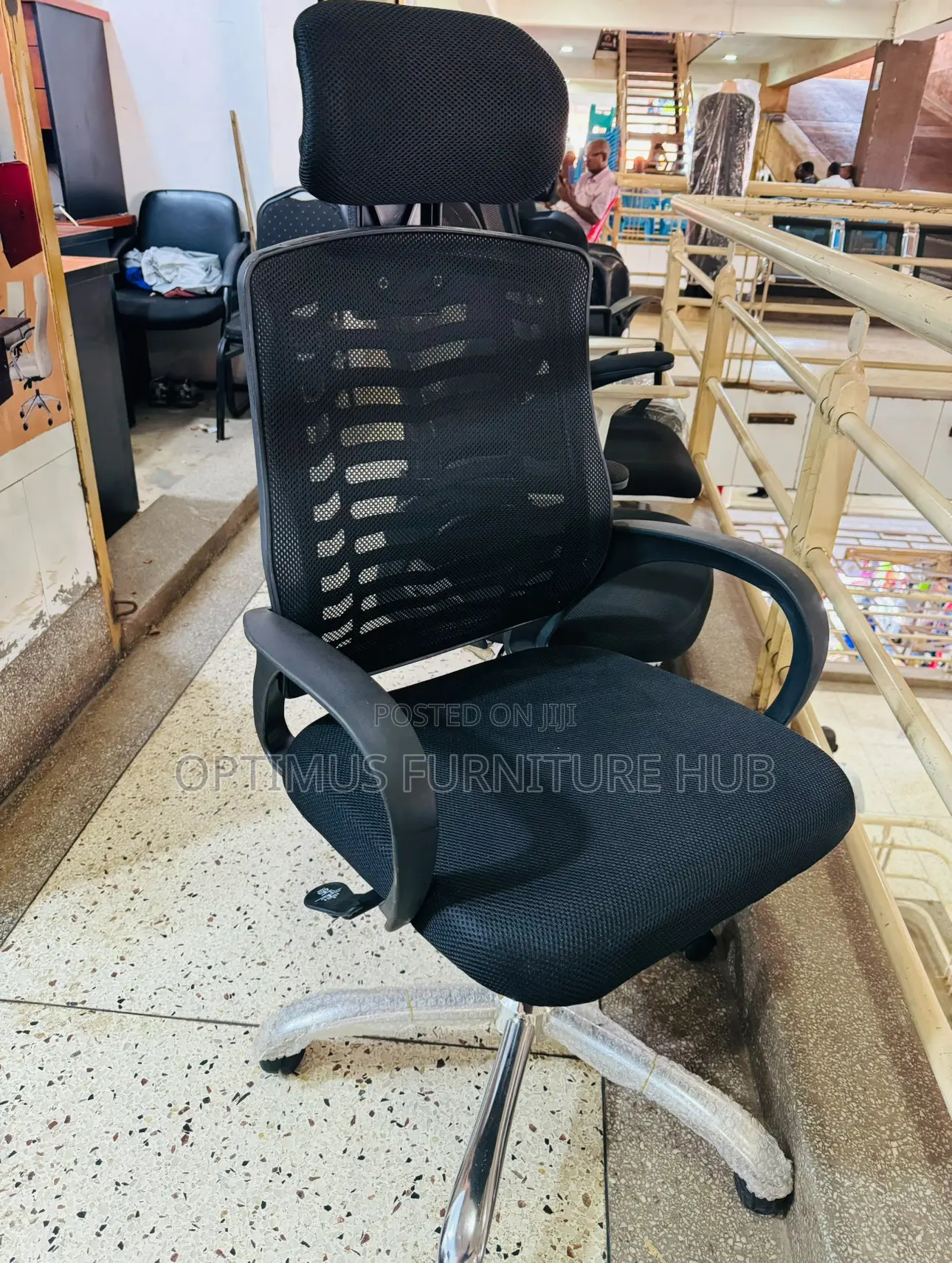 Round Arms Office Chair