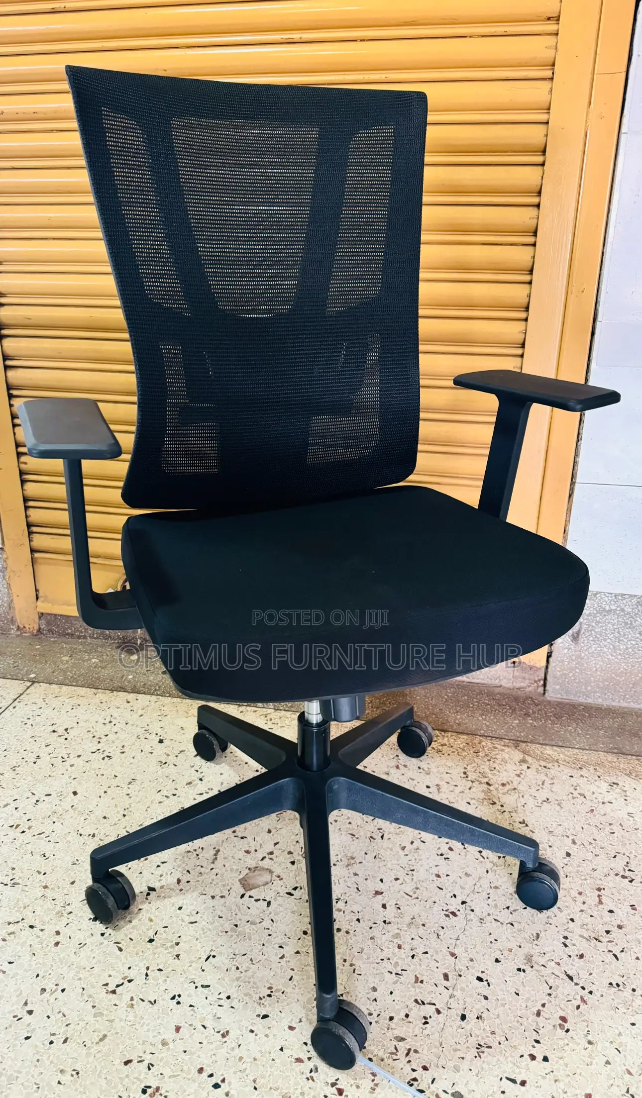 Armed Office Chair