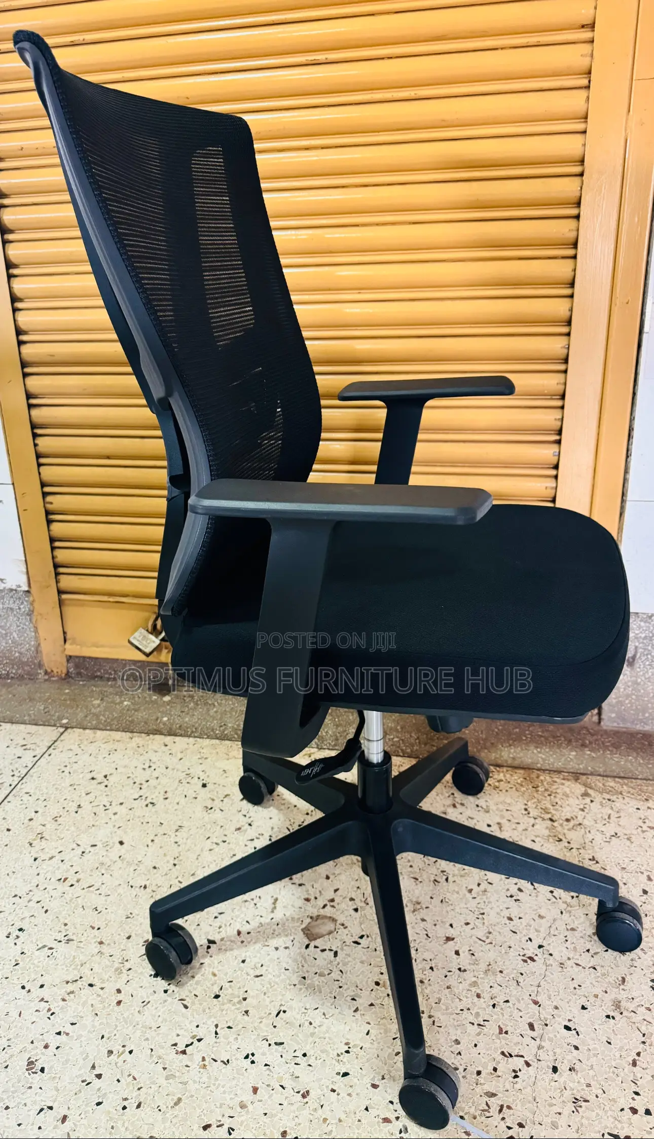 Armed Office Chair