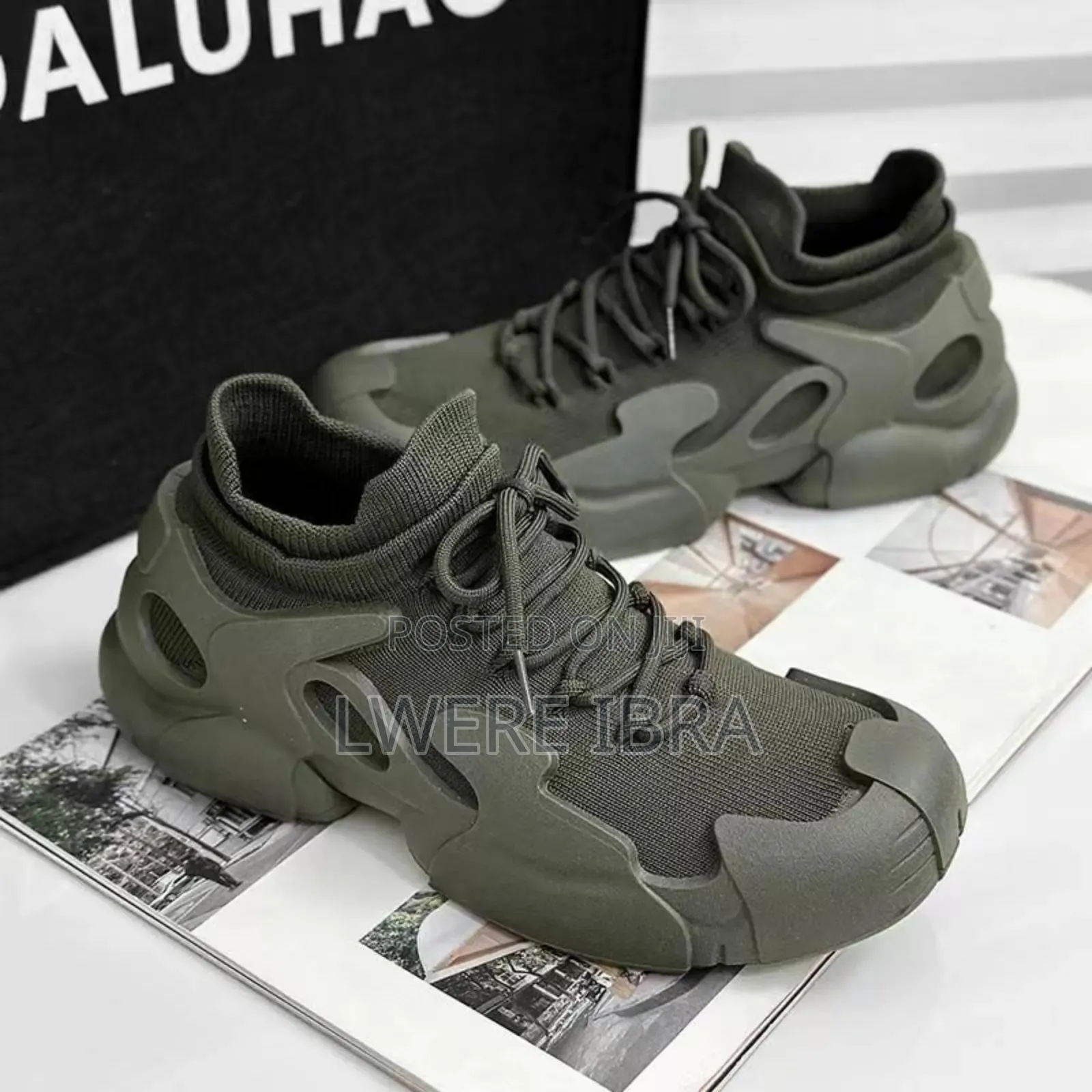 Classic Trending Sneakers