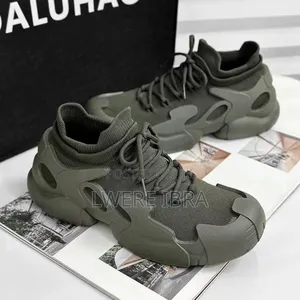 Classic Trending Sneakers
