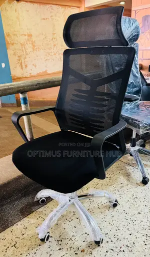 Curved Office Chair