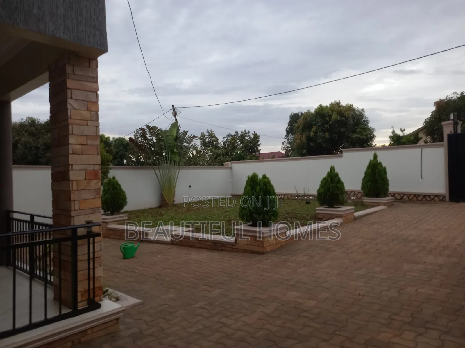Furnished 4bdrm House in Kira for sale