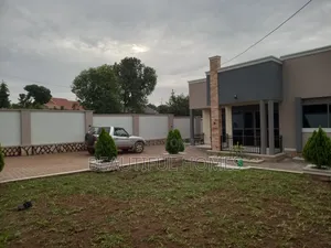 Furnished 4bdrm House in Kira for sale