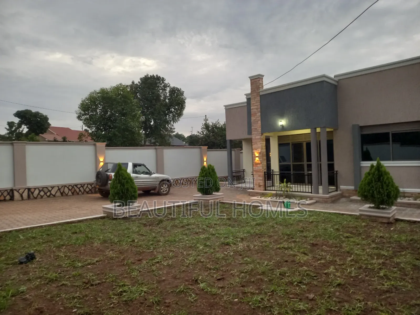 Furnished 4bdrm Bungalow in Kira for sale