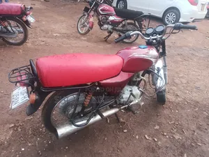 Bajaj Boxer 2023 Red