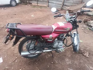 Bajaj Boxer 2018 Red