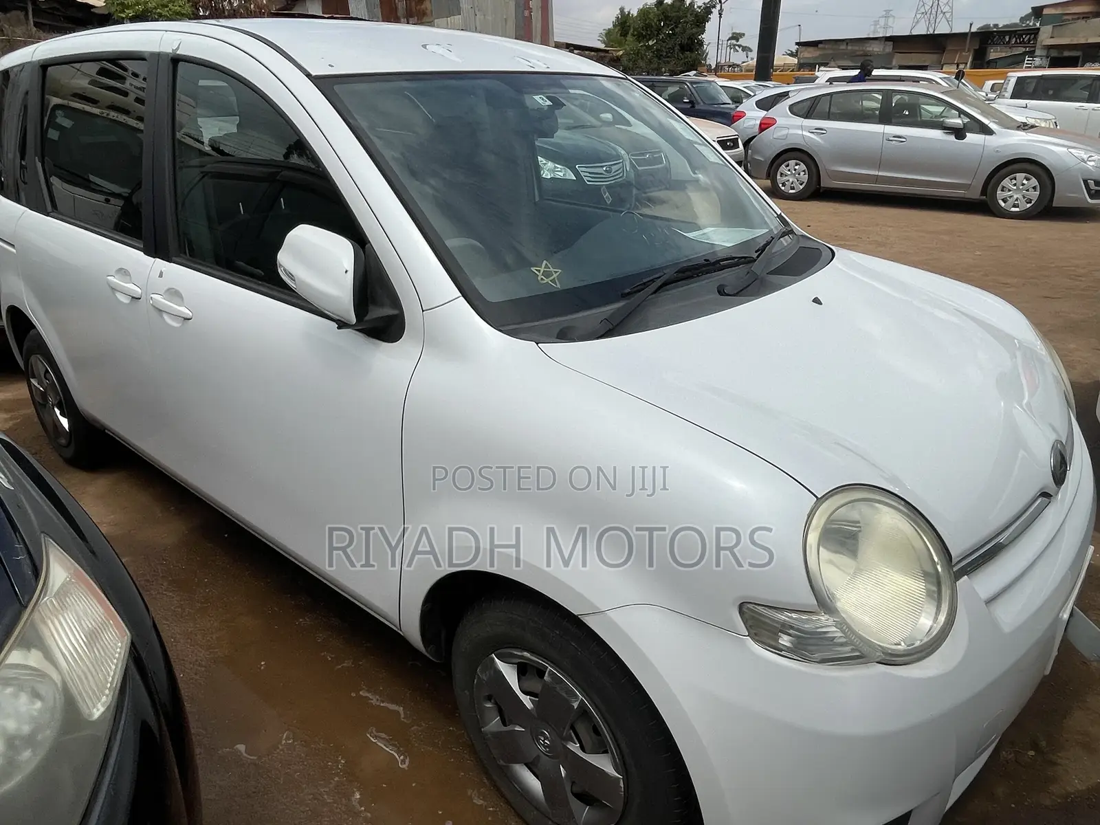 Toyota Sienta 1.5 FWD 2010 White