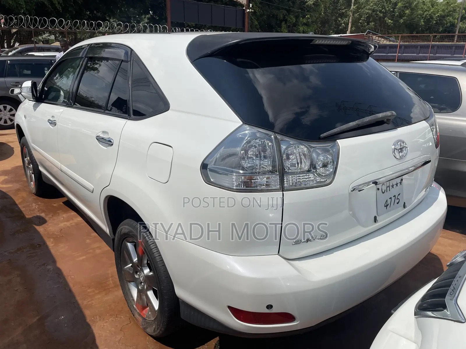 Toyota Harrier 2.4 2010 White