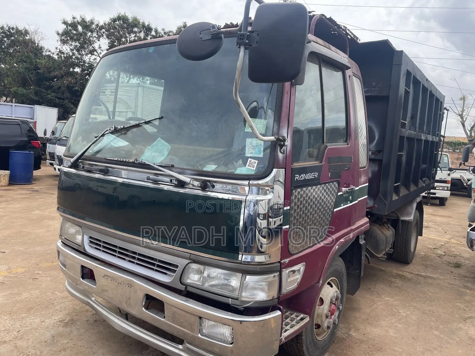 Hino Dumper