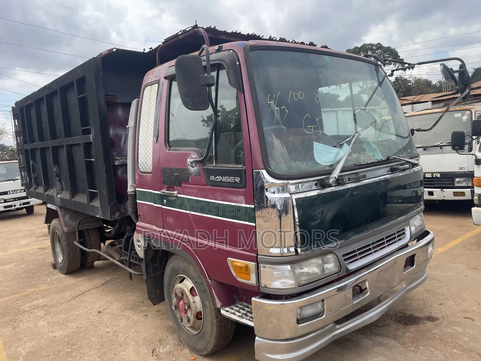 Hino Dumper