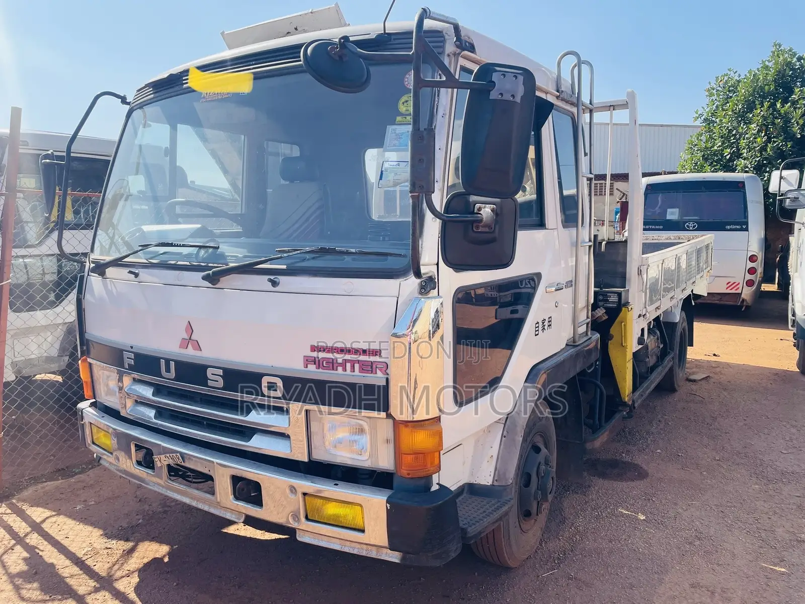 Fuso With Crane