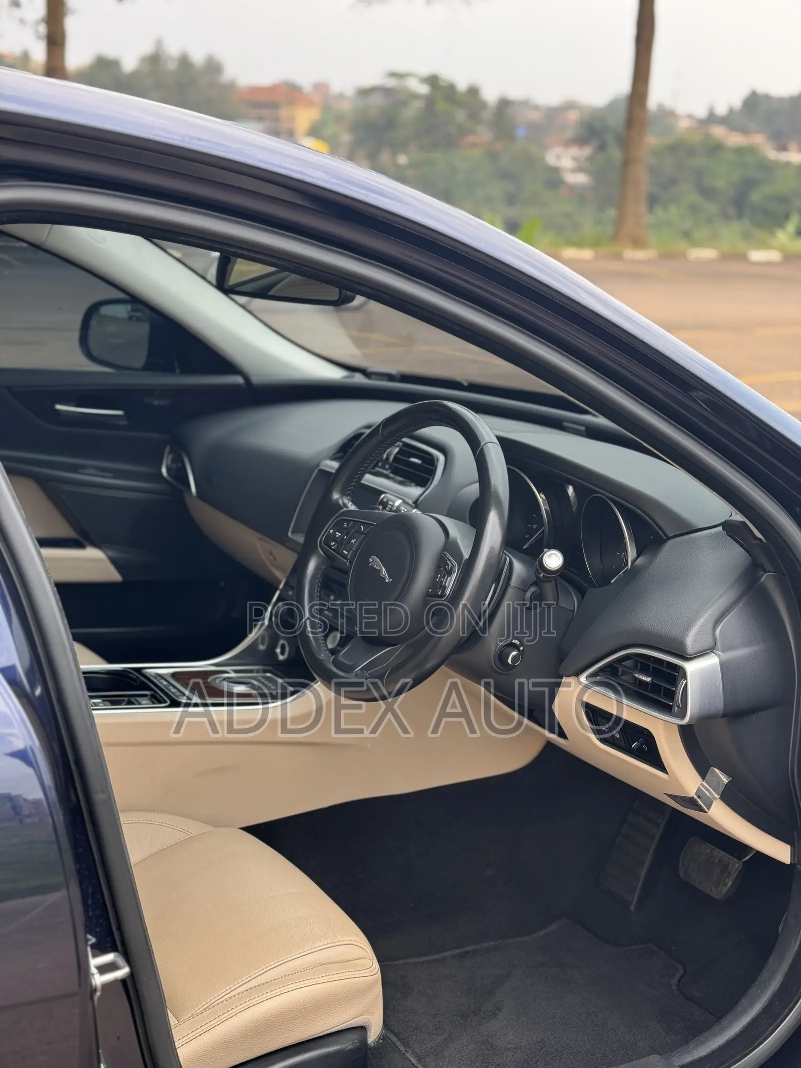 Jaguar XE 20d Premium RWD 2017 Blue
