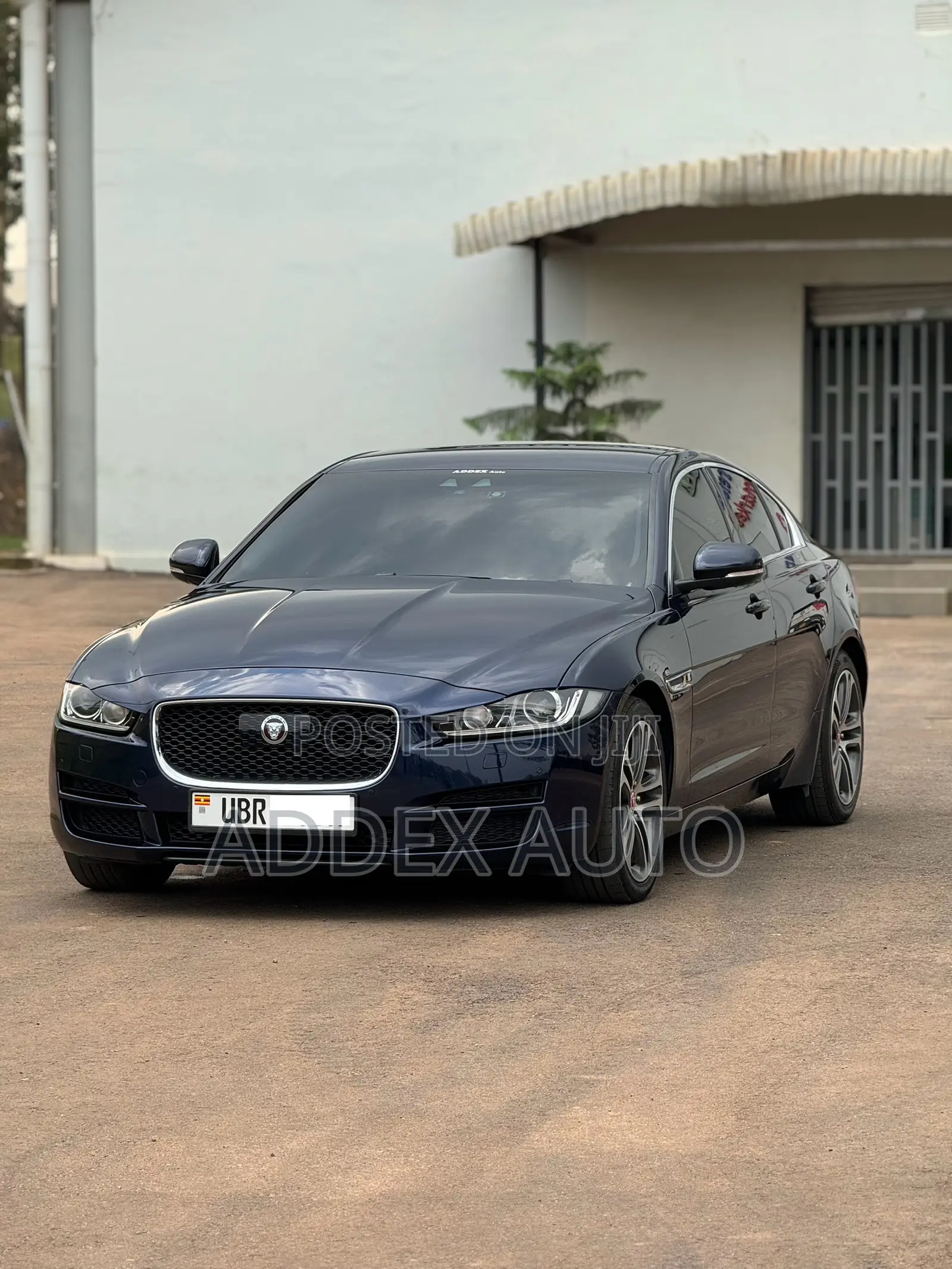Jaguar XE 20d Premium RWD 2017 Blue