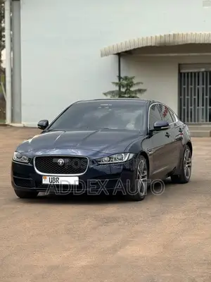 Jaguar XE 20d Premium RWD 2017 Blue