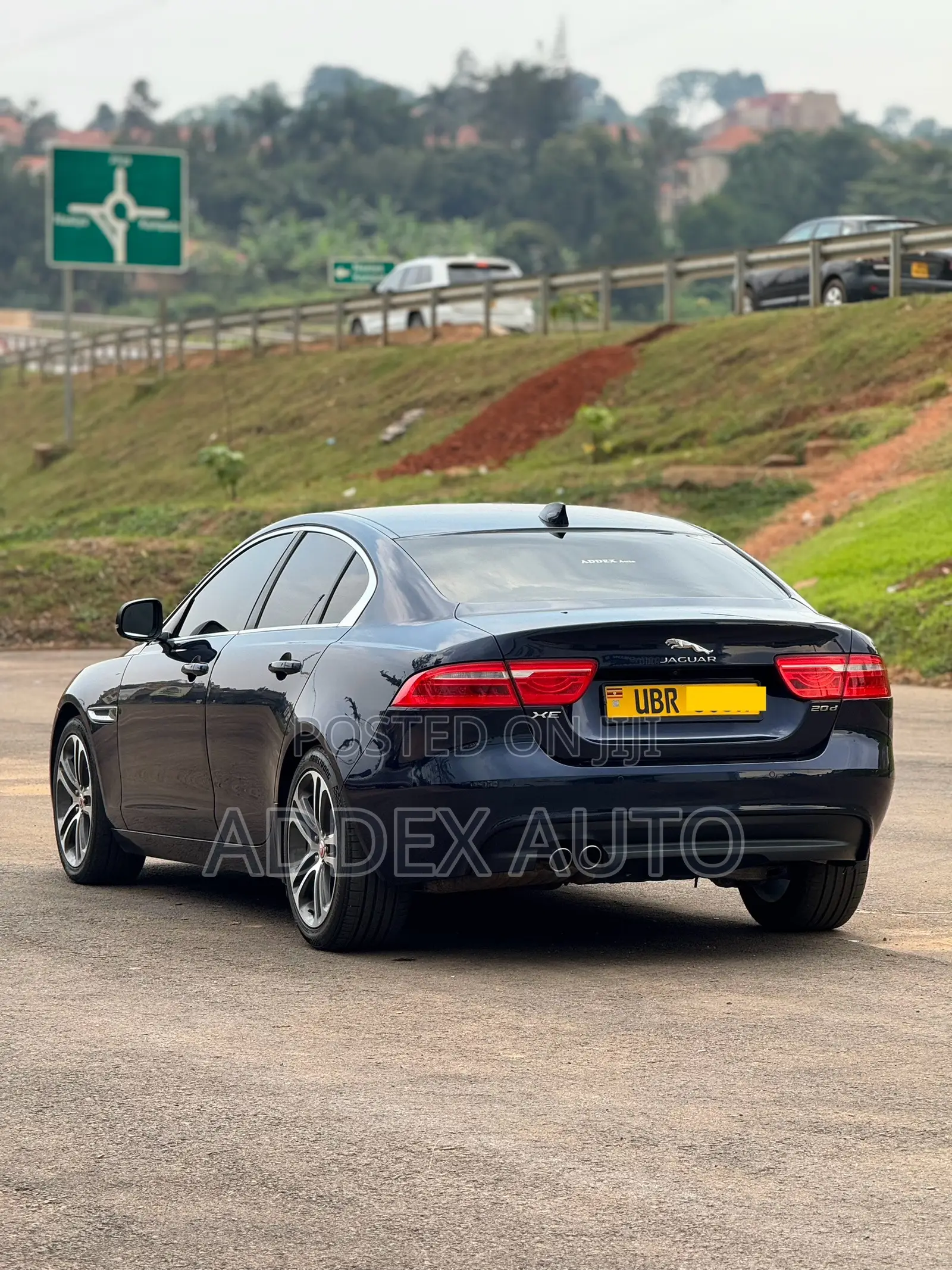 Jaguar XE 20d Premium RWD 2017 Blue