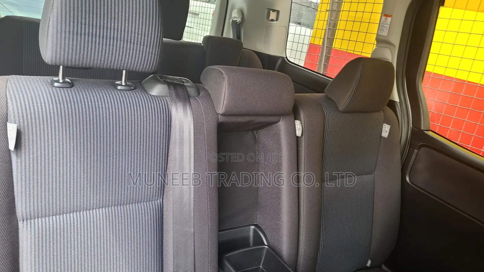 Toyota Noah 2.0 AWD (7 Seater) 2015 Silver