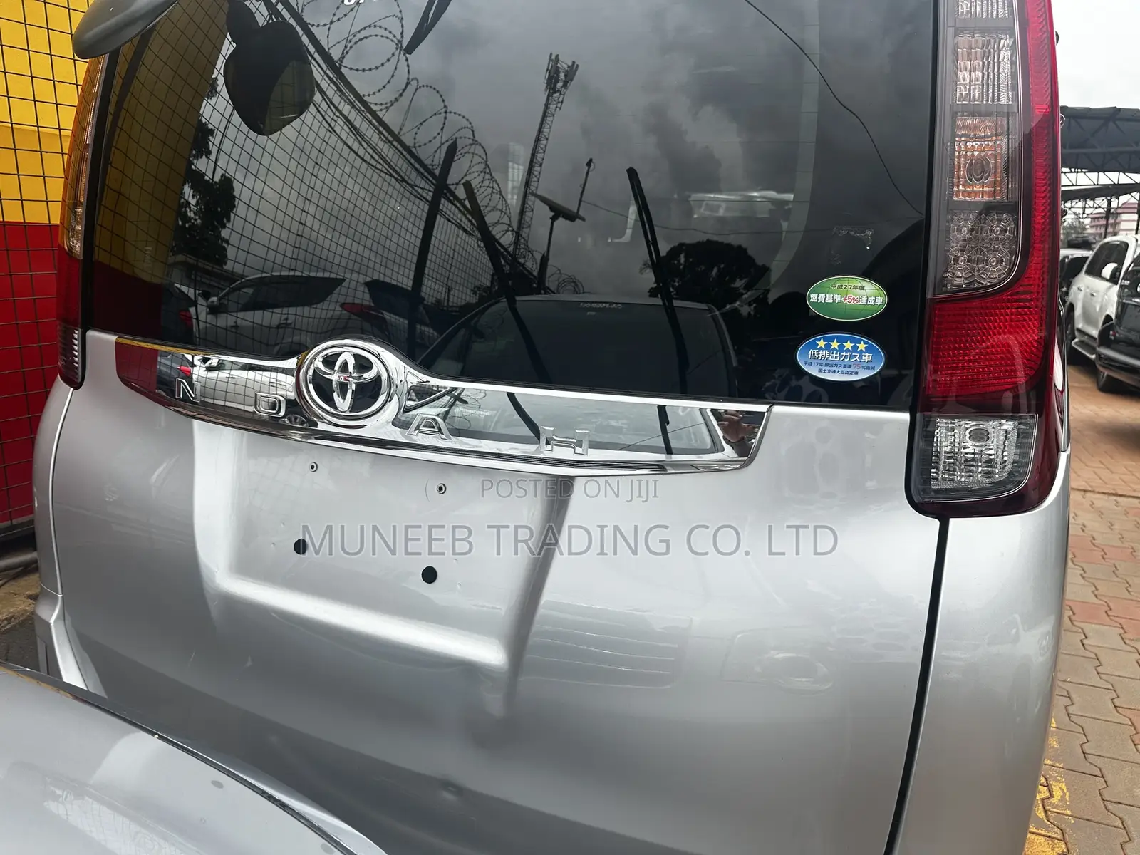 Toyota Noah 2.0 AWD (7 Seater) 2015 Silver