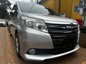 Toyota Noah 2.0 AWD (7 Seater) 2015 Silver