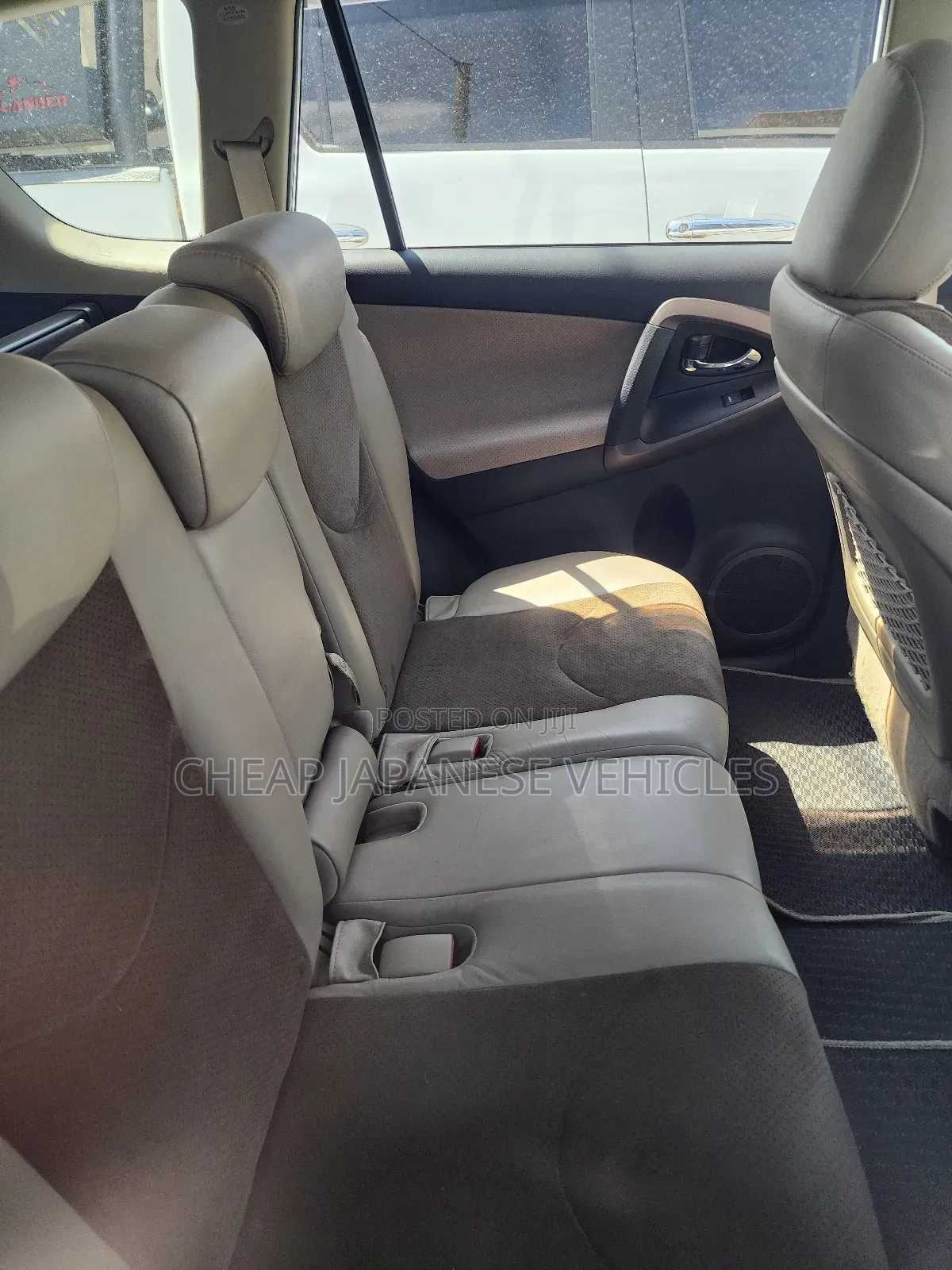 Toyota Vanguard 2011 Pearl
