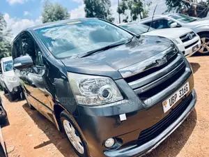 Photo - Toyota Noah 2.0 143hp AWD (7 Seater) 2008 Gray