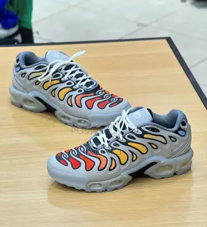 Nike Air Max Plus Drift Modish Sneakers
