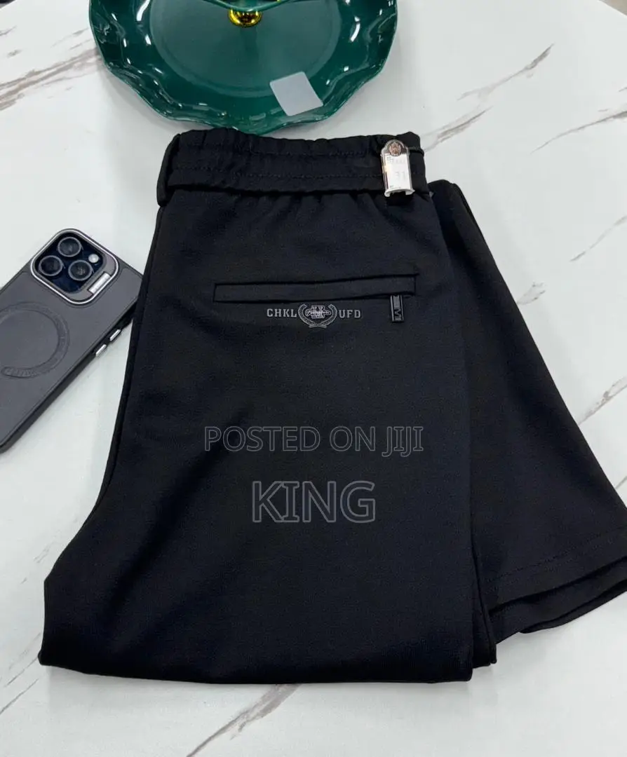 Chic Sweaterpants