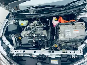 Toyota Corolla Fielder 1.5 Hybrid FWD 2016 Black