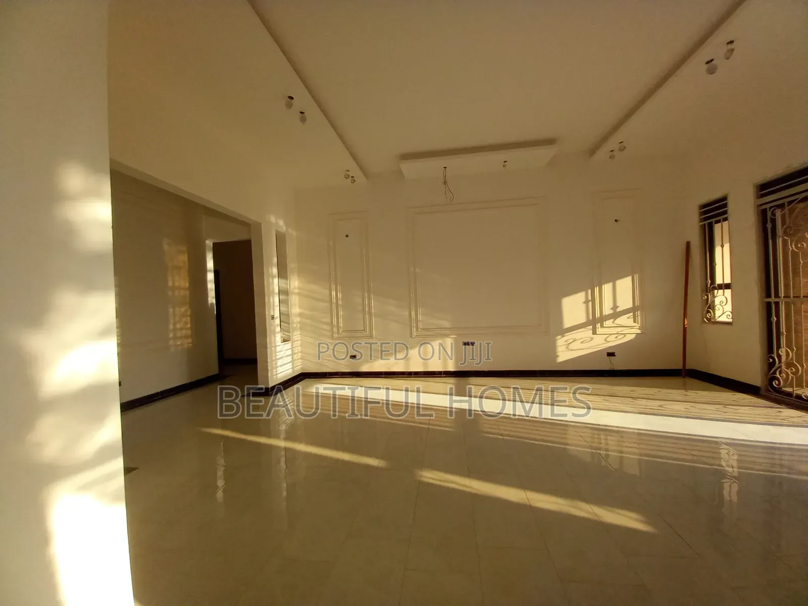 Furnished 5bdrm Mansion in Najjera, Central Division for sale