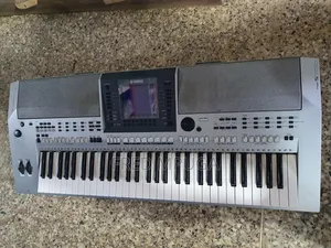 Yamaha Keyboard PSR S700