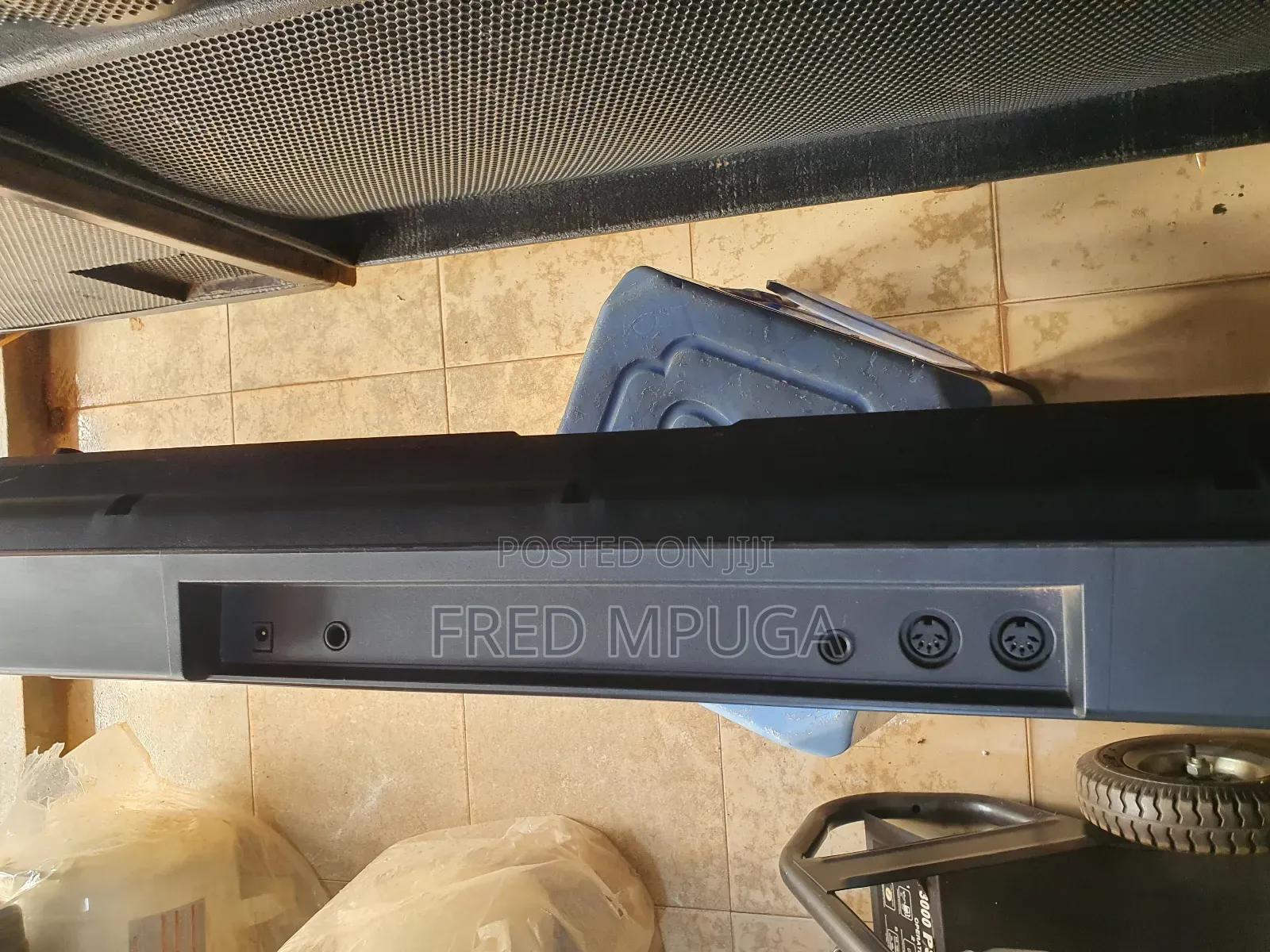 Yamaha Keyboard Ypt 220/ PSR E 223