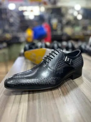 Well- Fitting Gent Leather