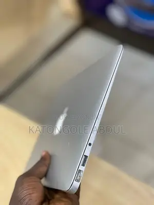Laptop Apple MacBook Air 4GB Intel Core I5 SSD 140GB