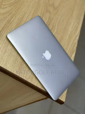Laptop Apple MacBook Air 4GB Intel Core I5 SSD 140GB