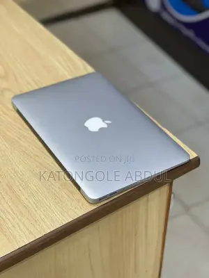 Laptop Apple MacBook Air 4GB Intel Core I5 SSD 140GB