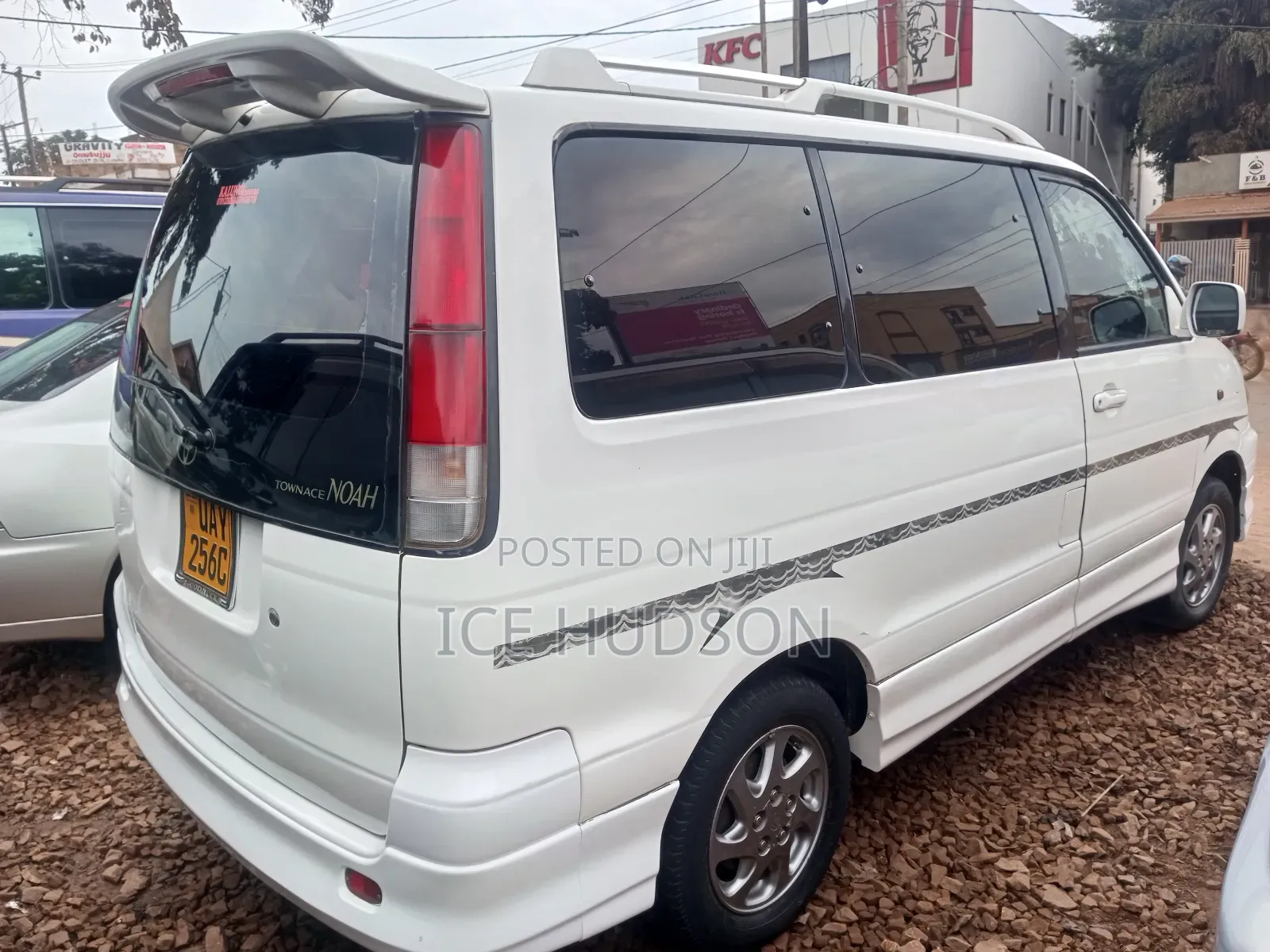 Toyota Noah 2002 Off white