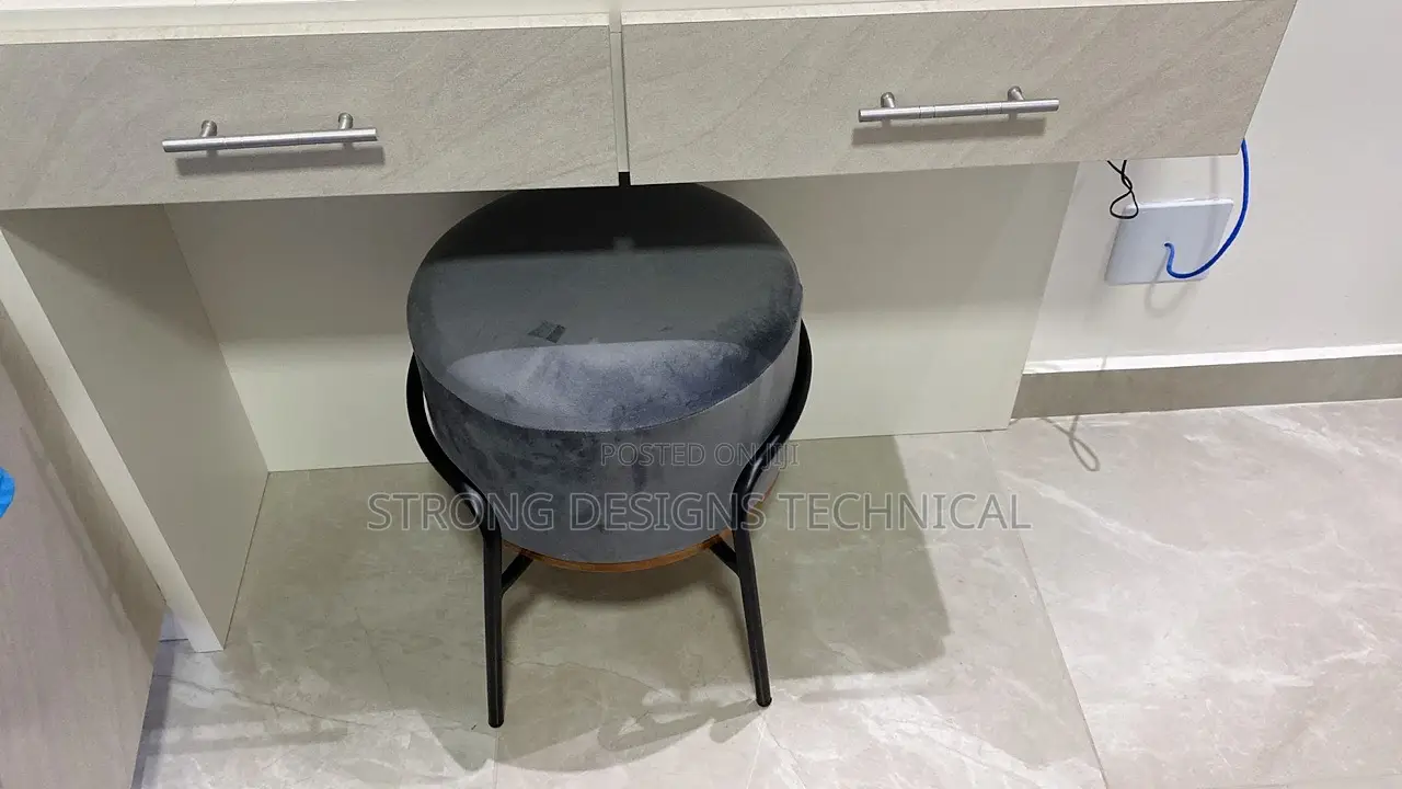 Multipurpose Stool for Homes. Living Rooms / Bedrooms