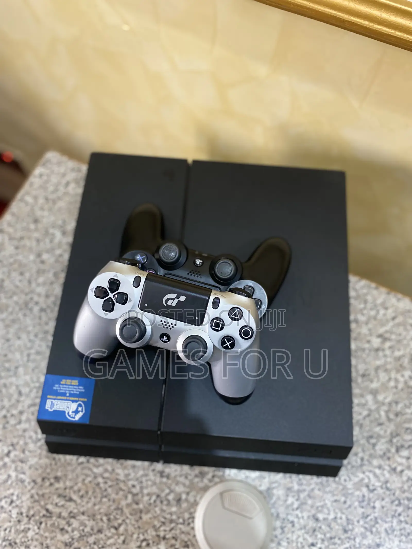 UK Used Ps4 Standard Chipped but Godd as New