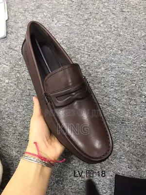 Well-Fitting Men Moccasins