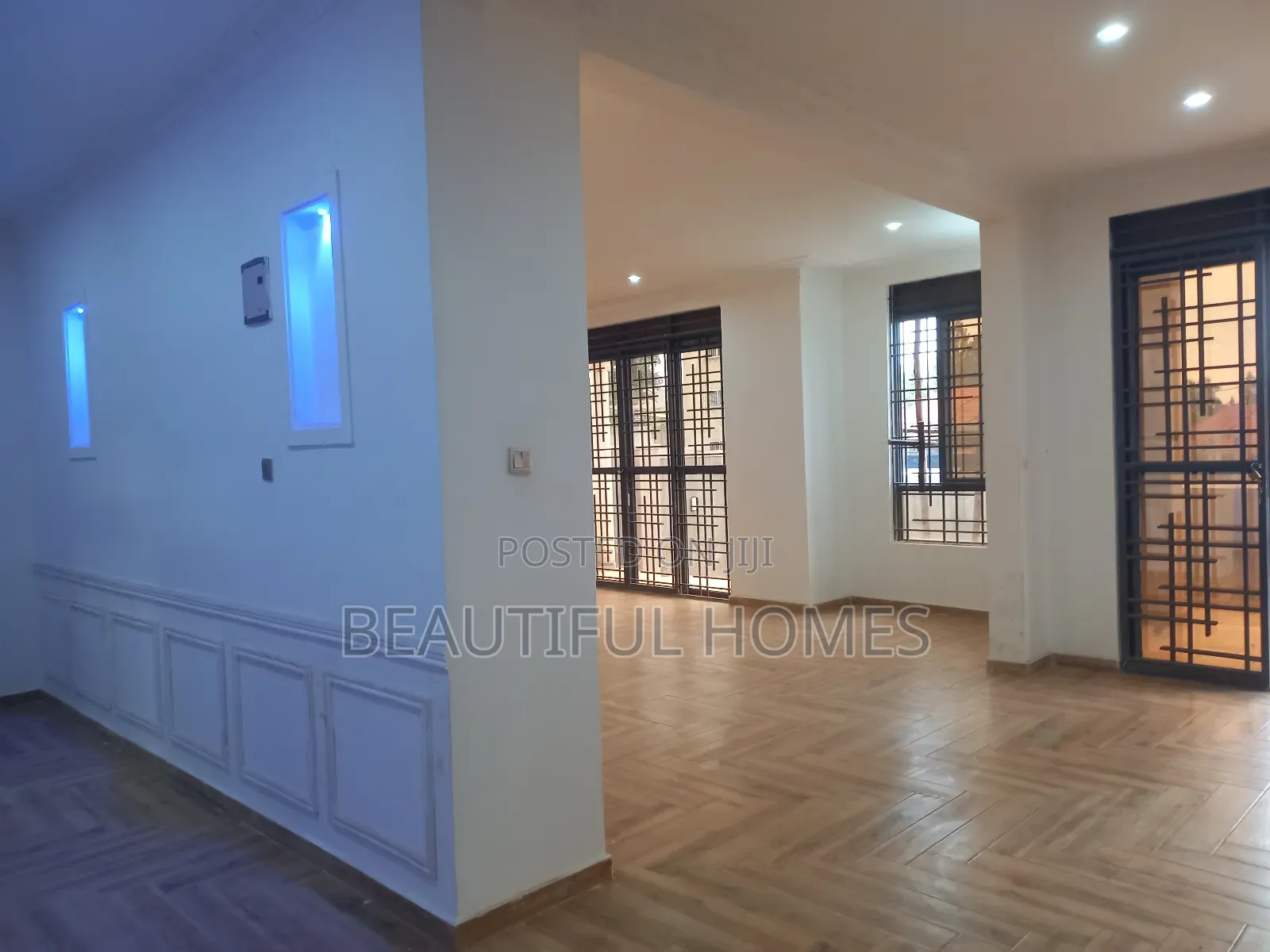 Furnished 5bdrm Duplex in Kira Town for sale