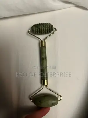 Natural Facial Roller Massager