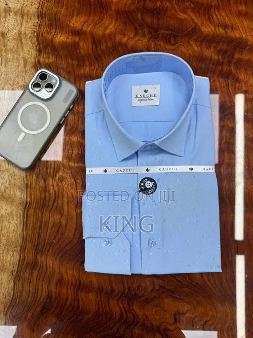 Well-Fitting Plain Shirts