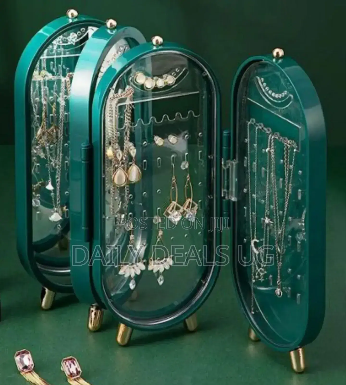 Green Jewelry Storage Rack