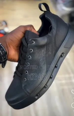 Ecco Street 720 Men's Vented Gore-Tex Waterproof Sneakers