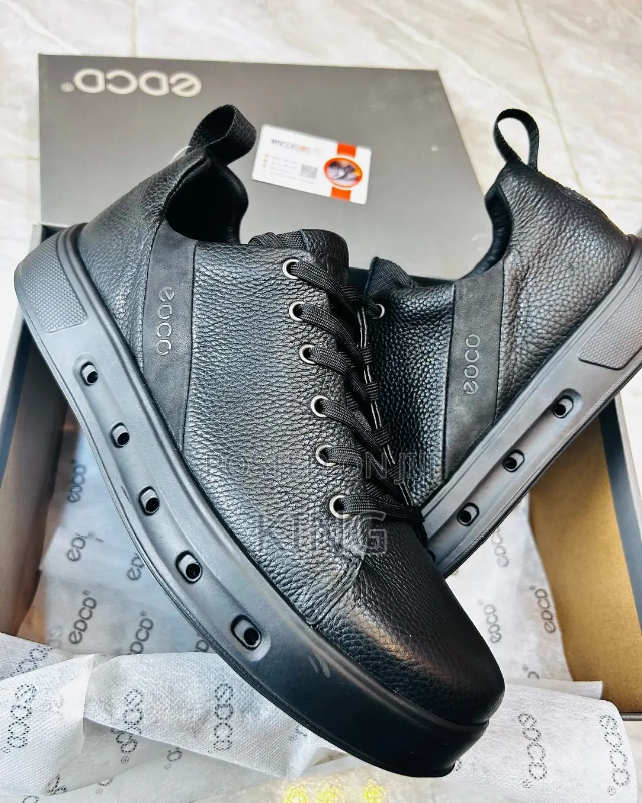 Ecco Street 720 Sneakers. Black Classic Shoes